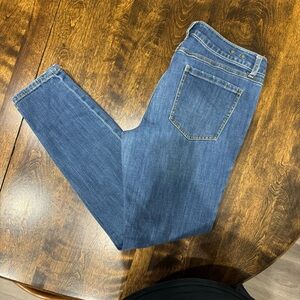 Cabi Skinny Jeans Size 8 Mid Rise Medium Wash